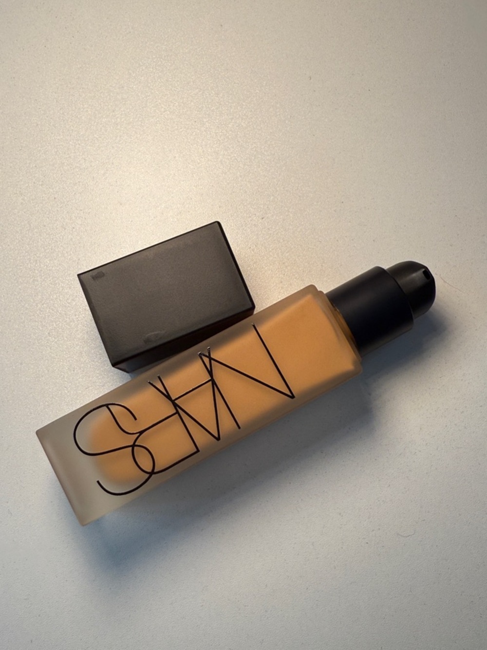 NARS natural matte foundation- Aruba